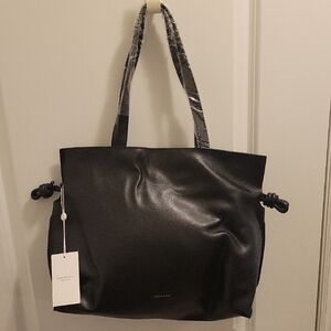 BELLE & BLOOM Sleek Black Tote Bag Purse